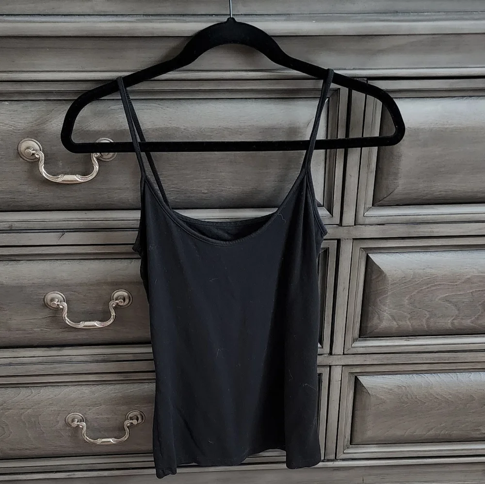✨️Hostess Pick✨️ Black Cami Tank - Picture 1 of 1